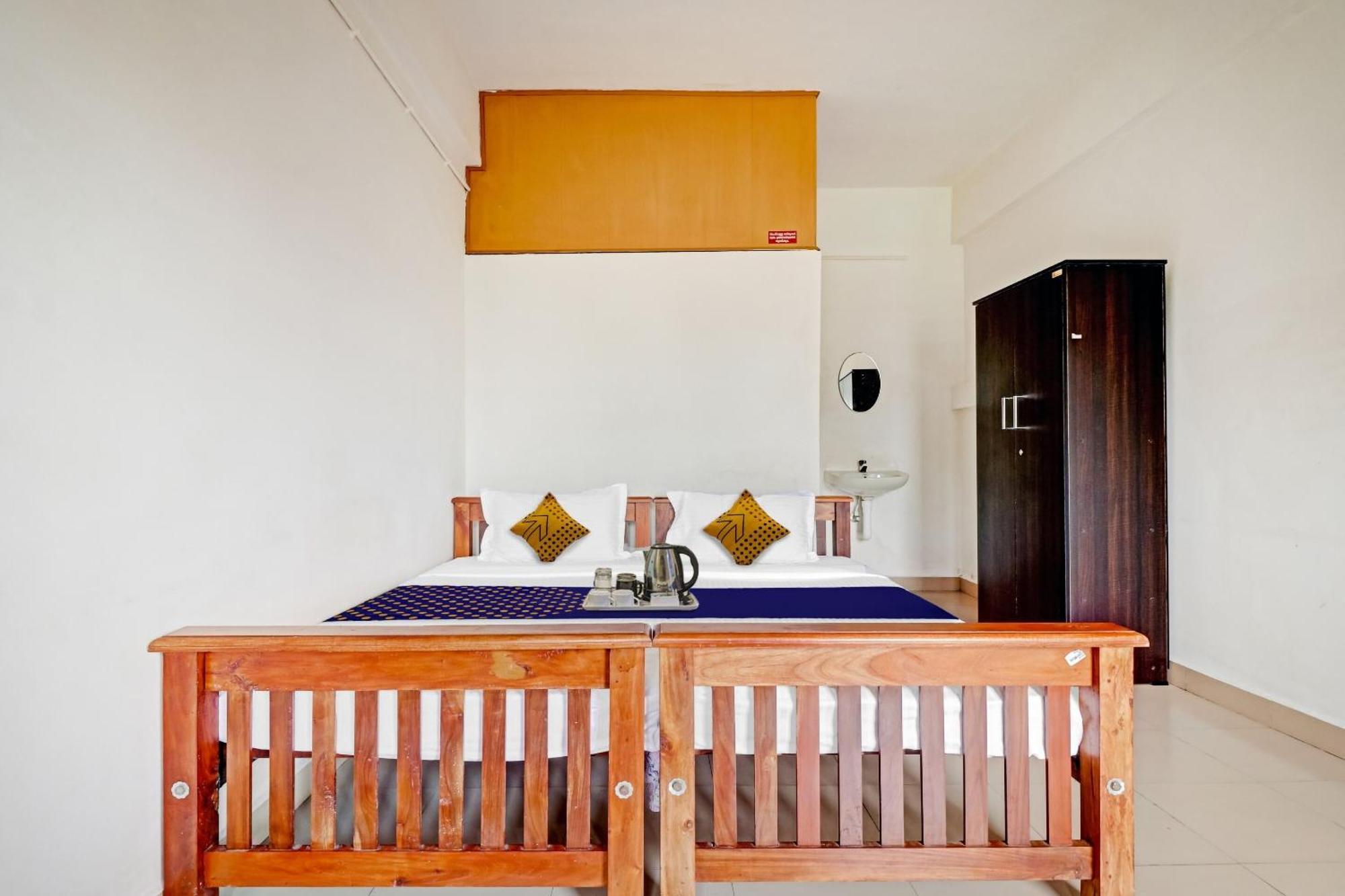 Spot On Jayesh Guest House Nashik Extérieur photo