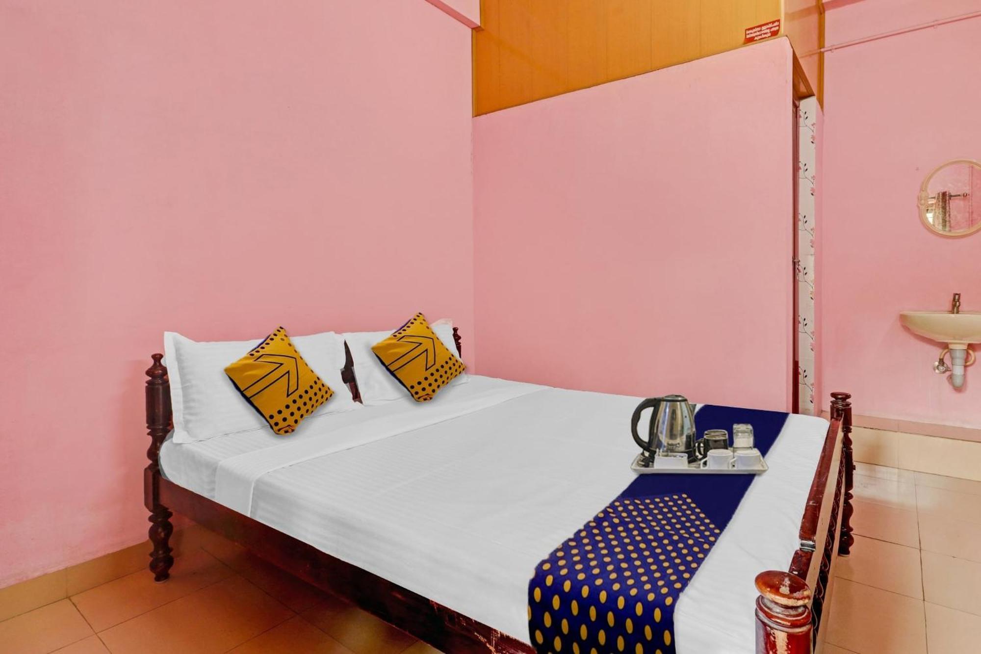 Spot On Jayesh Guest House Nashik Extérieur photo