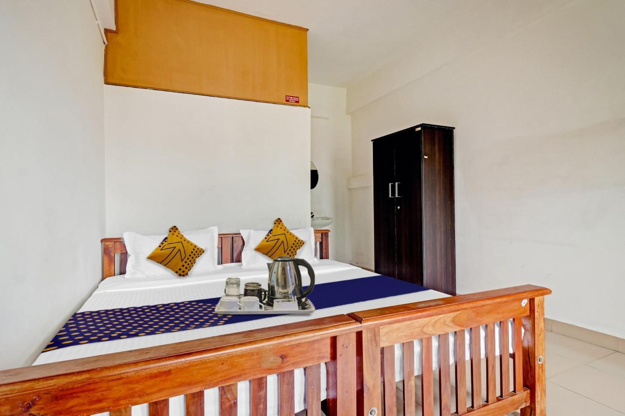 Spot On Jayesh Guest House Nashik Extérieur photo